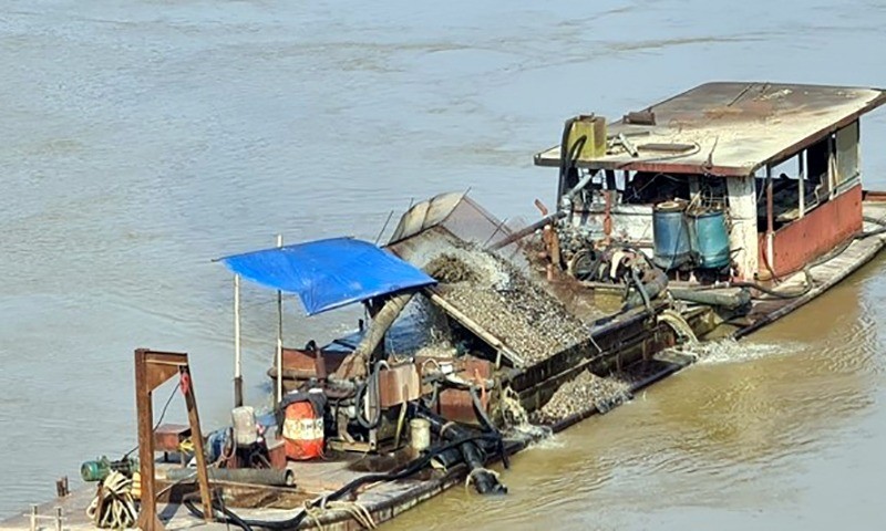 Hà Nội tăng cường công tác quản lý, khai thác cát, sỏi lòng sông