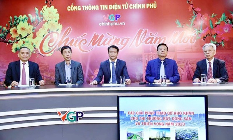 Tháo gỡ khó khăn cho thị trường bất động sản và triển vọng 2023