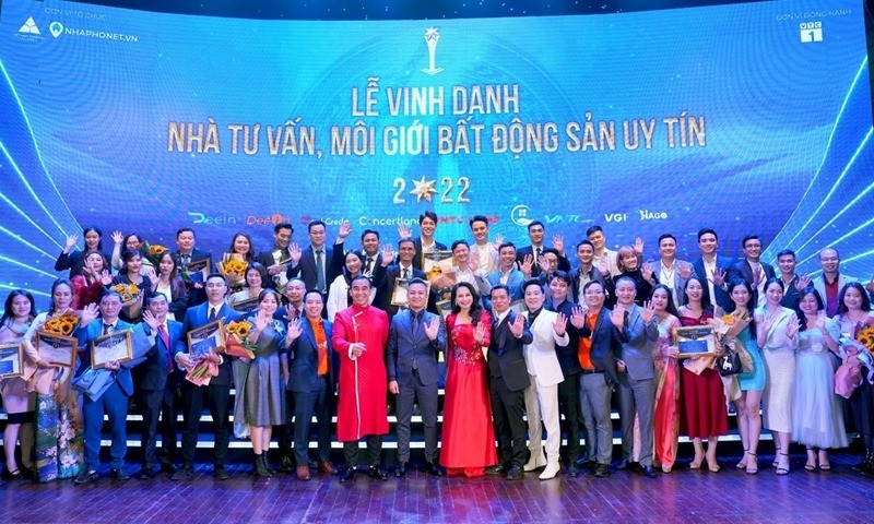 Giải thưởng toàn quốc dành cho 65 nhà môi giới bất động sản uy tín 2022