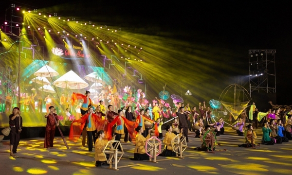 Nghệ An: Khai mạc lễ hội đường phố với chủ đề “Quê hương mùa sen nở"