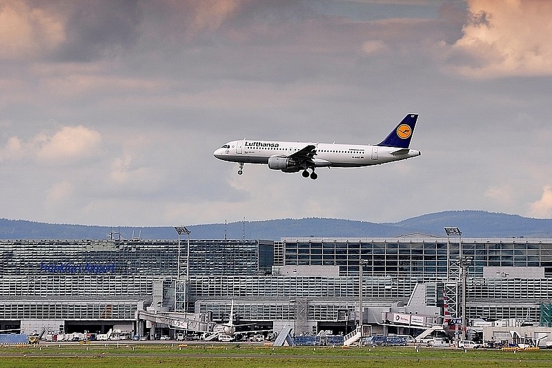 Sân bay và “cú hích” cho nền kinh tế