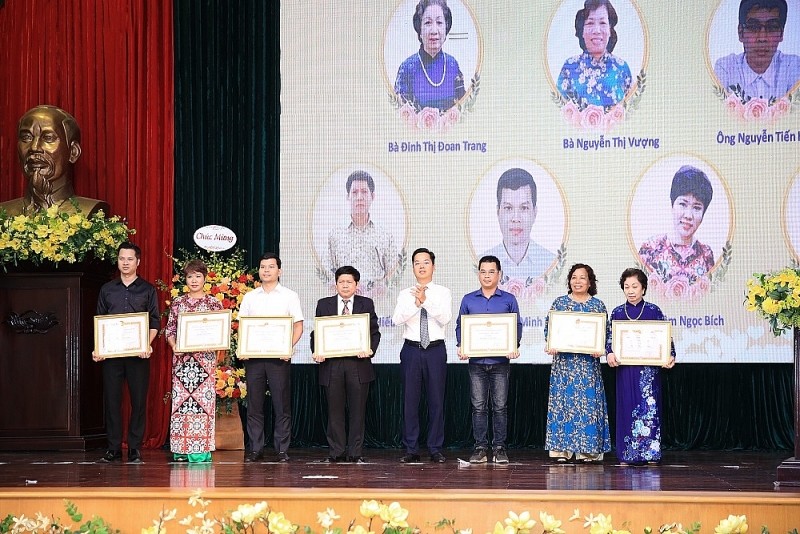 Hoàn Kiếm (Hà Nội): Tôn vinh và trao tặng danh hiệu “Người tốt, việc tốt” cho 430 cá nhân tiêu biểu