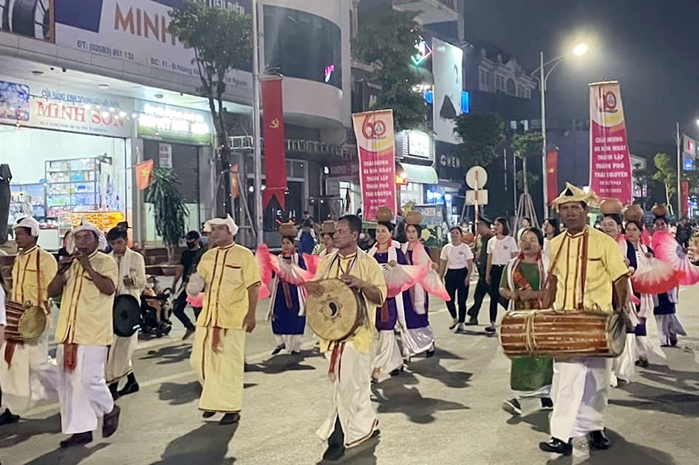 Thái Nguyên - Rạng rỡ thành phố tháng Mười
