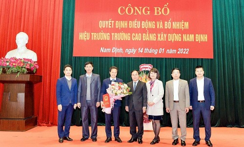 Công bố quyết định điều động và bổ nhiệm Hiệu trưởng Trường Cao đẳng Xây dựng Nam Định