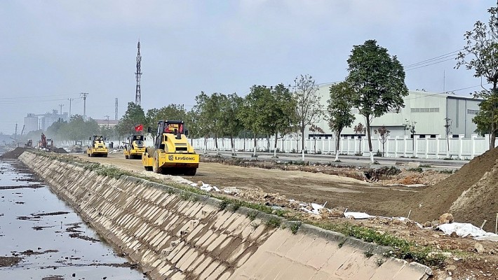 Cận cảnh thi công tuyến đường 110 tỷ/km ở Ninh Bình