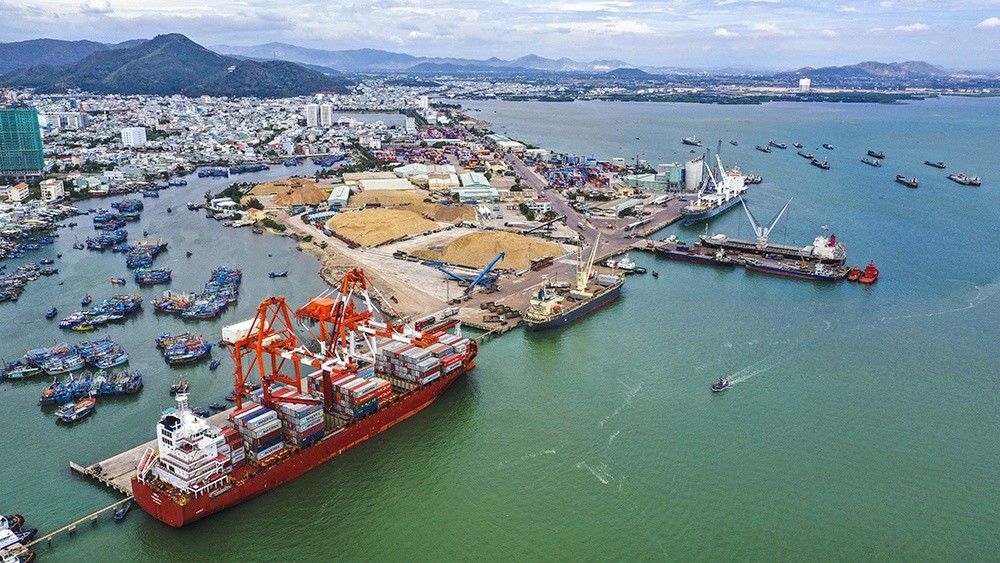 Phát triển hệ thống cảng biển trở thành trung tâm vận chuyển hàng hóa