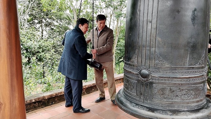 Cán bộ, phóng viên Báo Xây dựng dâng hương tưởng niệm Chủ tịch Hồ Chí Minh tại Khu di tích lịch sử ATK Định Hóa
