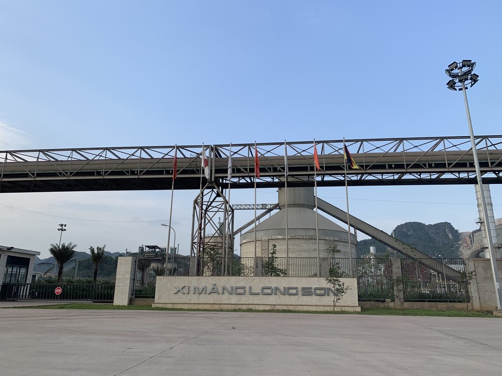 Thanh Hóa: Môi trường ngoài Nhà máy xi măng Long Sơn có thời điểm không đảm bảo