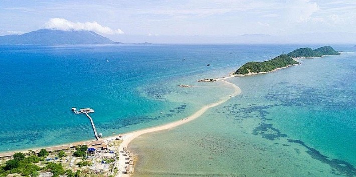 Điểm danh những bờ biển nguyên sơ chờ được khám phá của Việt Nam