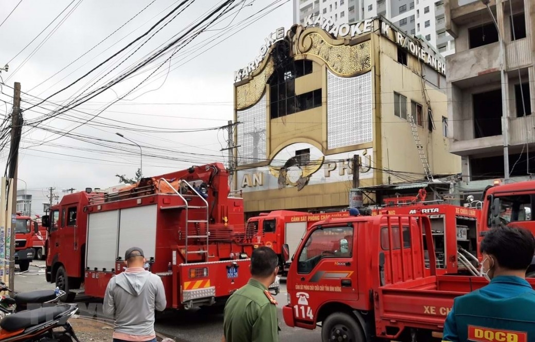 Cần tuân thủ các tiêu chuẩn, quy chuẩn và sử dụng vật liệu có tính năng cháy yếu trong thiết kế, thi công quán karaoke