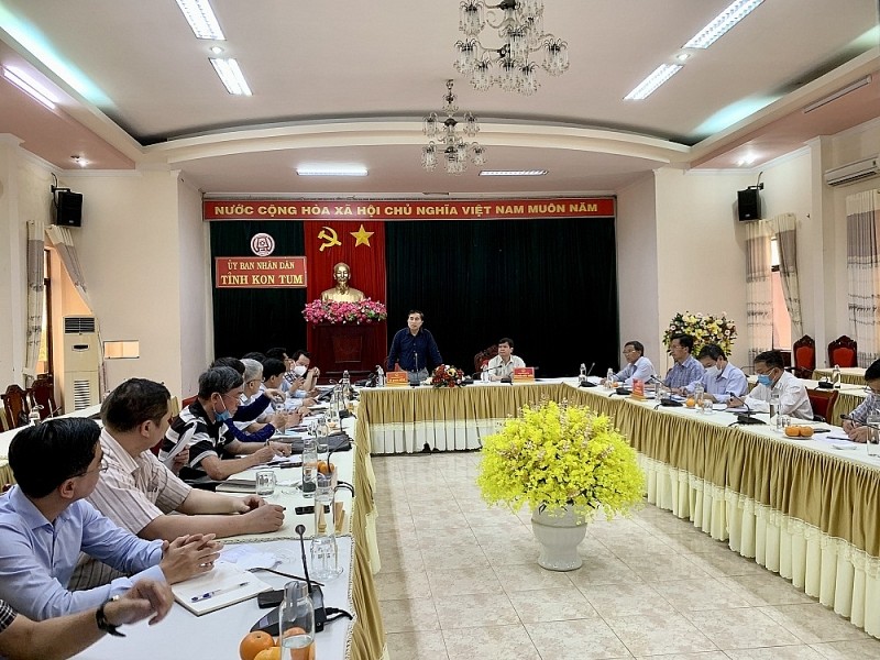 Đoàn công tác Bộ Xây dựng kiểm tra tình hình động đất tại huyện Kon Plông, tỉnh Kon Tum và ảnh hưởng đến các công trình xây dựng trên địa bàn