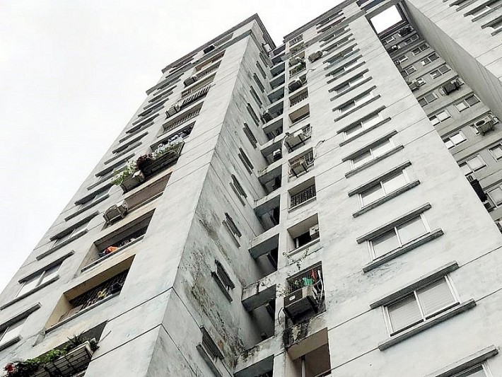 Hà Nội: Nhiều chung cư cũ, tái định cư xuống cấp, “đe dọa” cuộc sống người dân