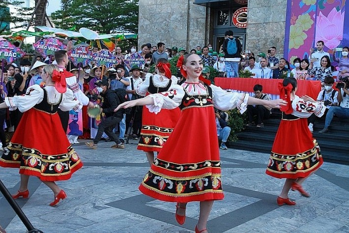 Sôi động sắc màu văn hóa tại Lễ hội đường phố Festival Huế 2022