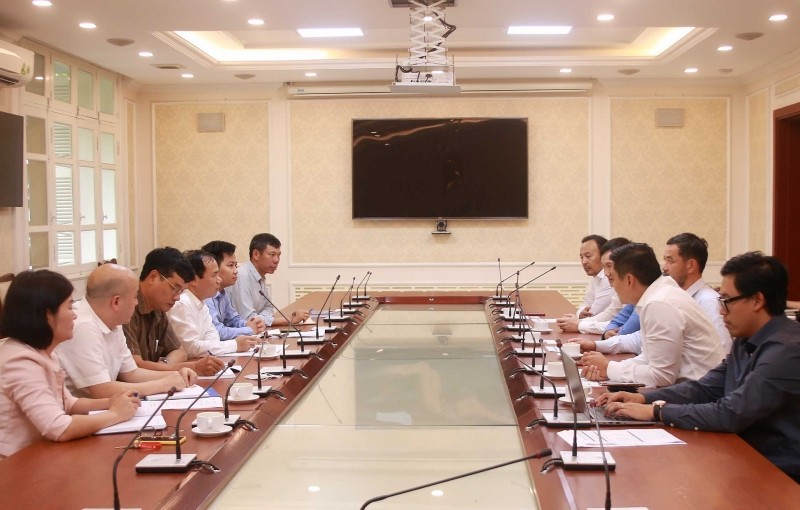 Thứ trưởng Bộ Xây dựng Nguyễn Văn Sinh tiếp Tập đoàn Kusto Group