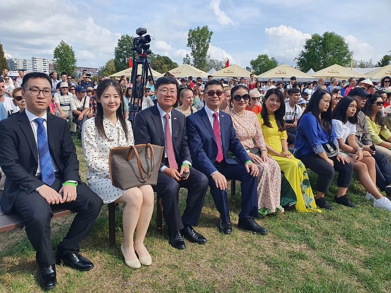 Đại sứ quán Việt Nam tại Slovakia phối hợp hỗ trợ Hội người Việt Nam tại Slovakia tổ chức “Ngày Việt Nam”