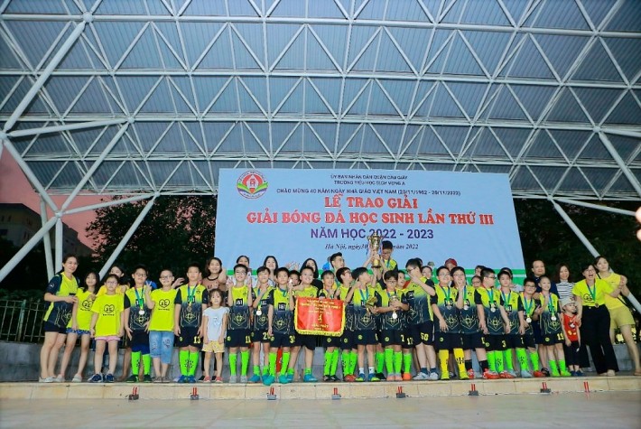Hà Nội: Dấu ấn giải bóng đá học sinh trường Tiểu học Dịch Vọng A lần thứ III