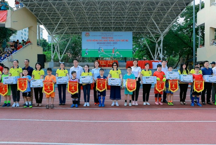 Hà Nội: Dấu ấn giải bóng đá học sinh trường Tiểu học Dịch Vọng A lần thứ III